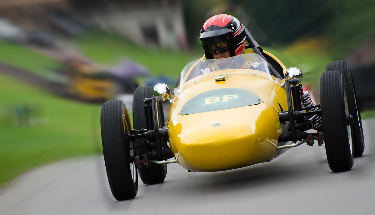 Walter Honegger mit seiner Apal Formel V von 1965 mit 1300 cm3, 4 Zylinder und 50 PS