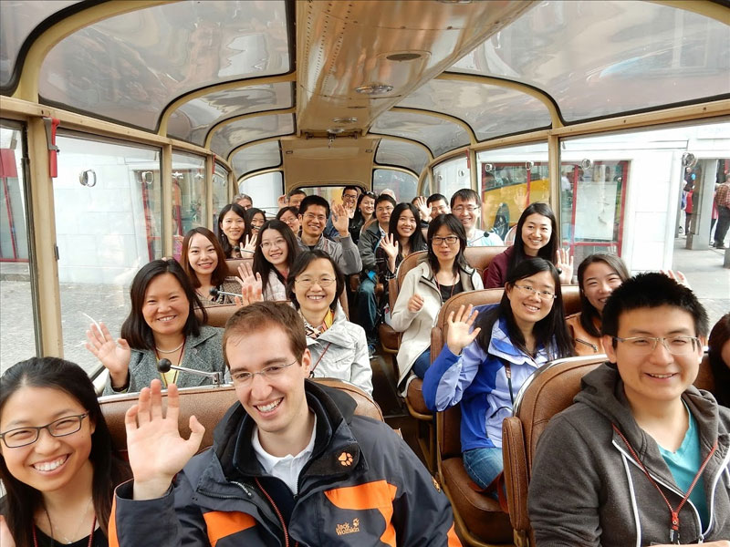 Chinesische Studentinnen am OiO 2015. Foto Copyright Ruedi Müller