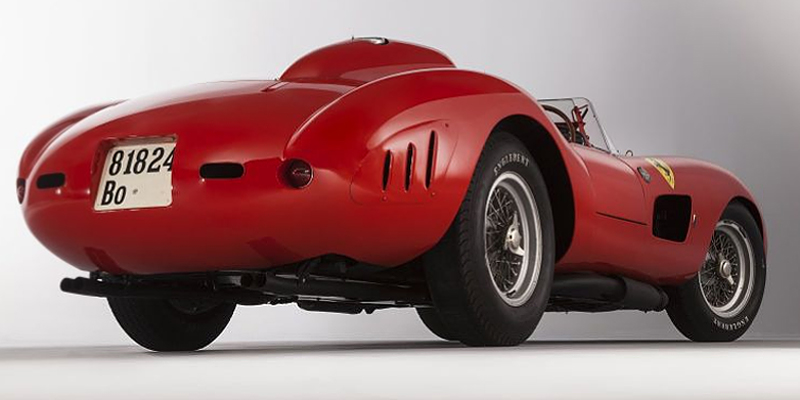 1957 Ferrari 335 Sport Scaglietti von hinten rechts. Photo Artcurial Motorcars