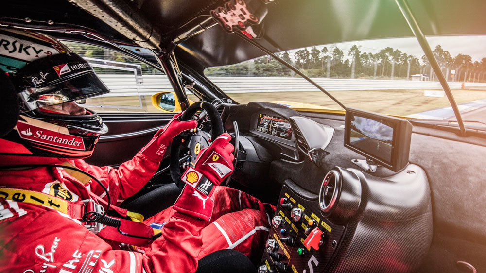 Kimi Räikkönen im Ferrari Cockpit
