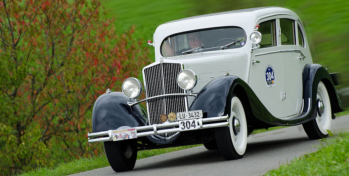 Urs Arnet mit seiner Wikov 40 aus dem Jahre 1934. 1960cm3, 4 Zylinder und 34 PS.