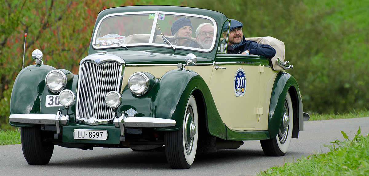 Hans Robert Bründeler mit seinem Riley RMD Drophead Coupe aus dem Jahre 1950 mit 2500 ccm3. 4 Zylinder mit 100 PS.