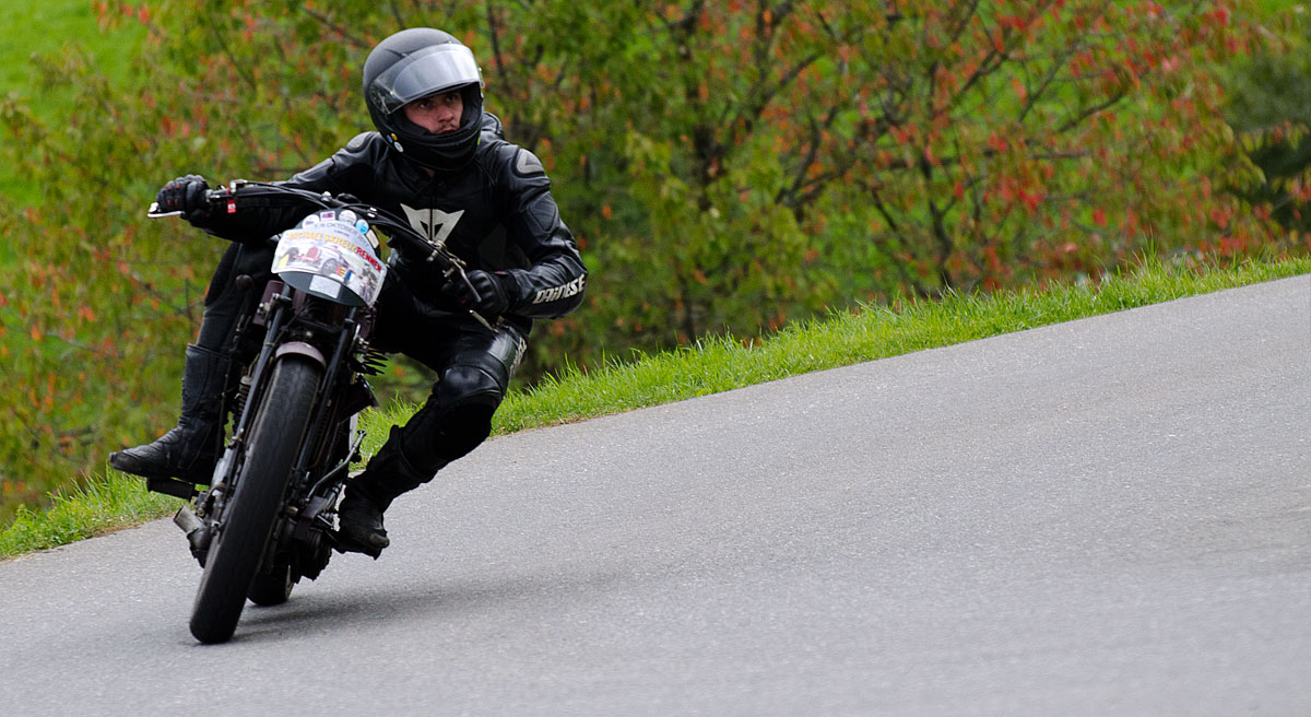 Philipp Weber auf seiner Horex T6 aus dem Jahre 1926 mit 600 cm3. 1 Zylinder mit 18 PS.