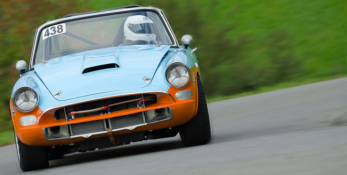 Bruno Knüsli mit seinem Sunbeam Tiger, Jahrgang 1964. 4200 ccm3, 8 Zylinder und 400 PS.