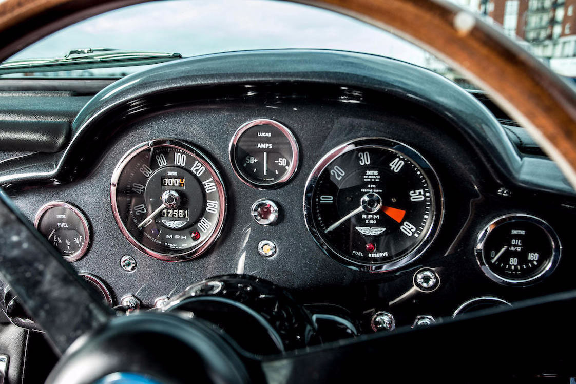 Paul McCartney 1964 Aston Martin DB5 Cockpit. Urheberrecht © Bonhams 2001-2017